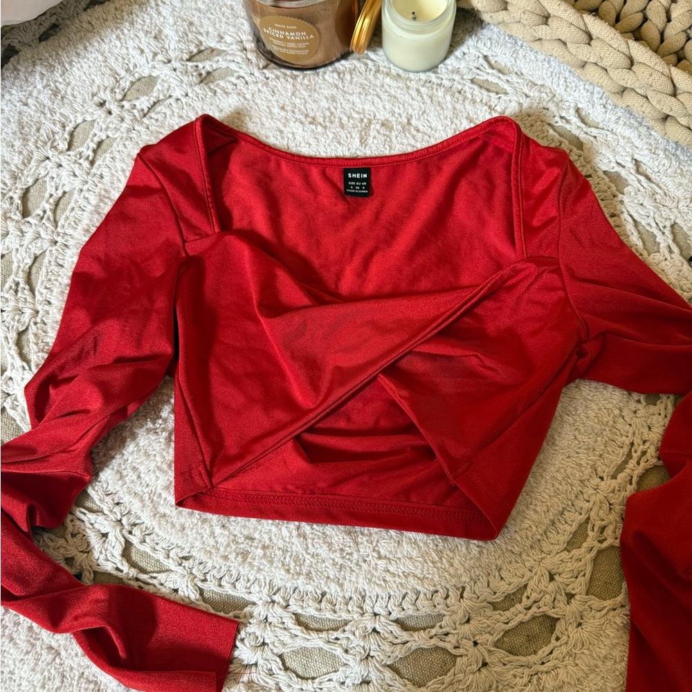 Elegant Red Long Sleeve Top - Picture 1 of 2